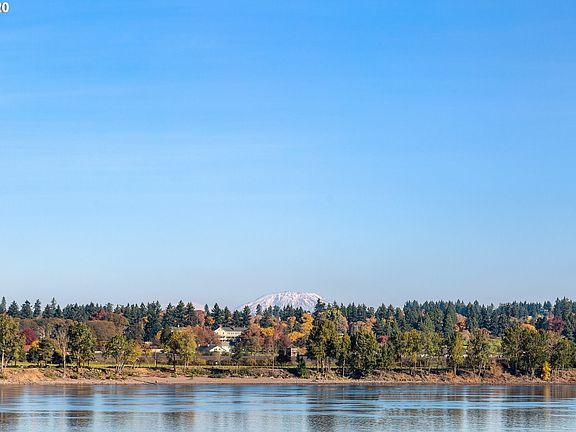 3rd image of 707 N Hayden Island Dr Unit 306