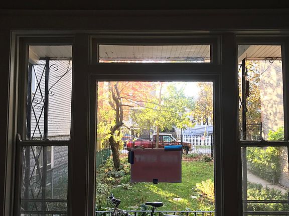 2nd image of 1655 N Francisco Ave #1