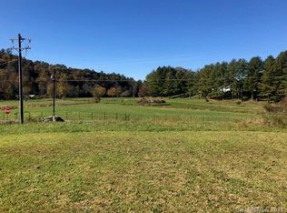 2535 Davis Mountain Rd, Hendersonville, NC 28739