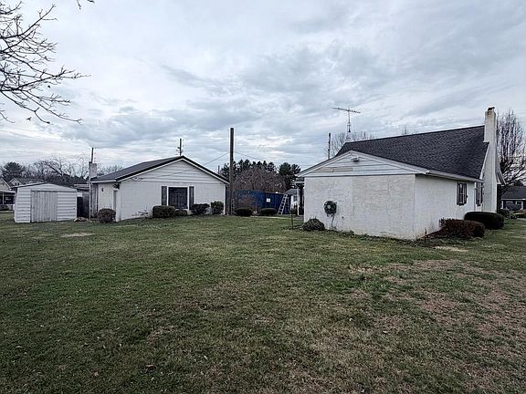 4th image of 1077 Paper Mill Rd