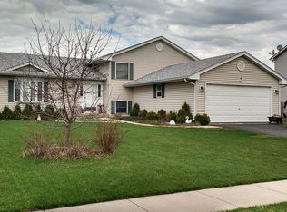 301 Newport Trl, McHenry, IL 60050