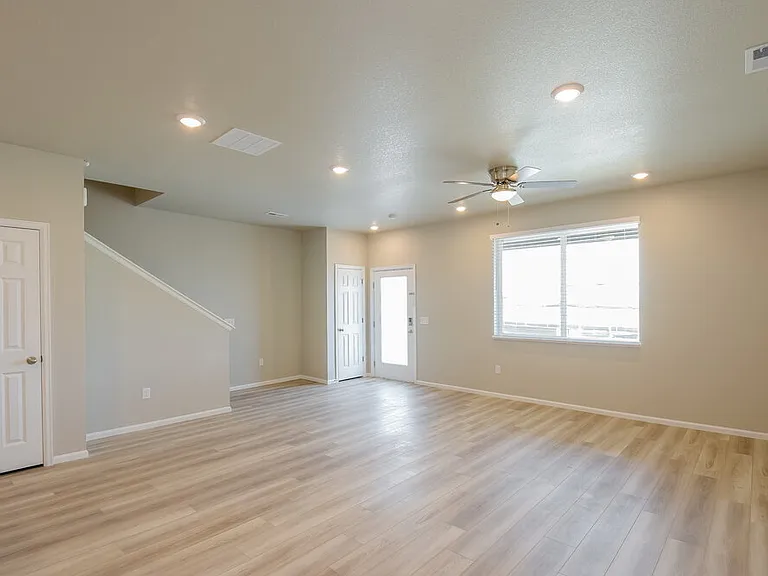 13959 Vispo Way — Photo 4