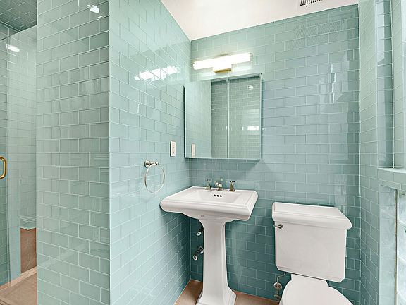 3rd image of 157 E 81st St APT 6A