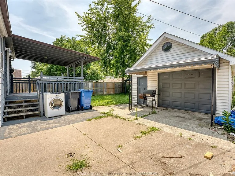 2309 Alexis Rd — Photo 44