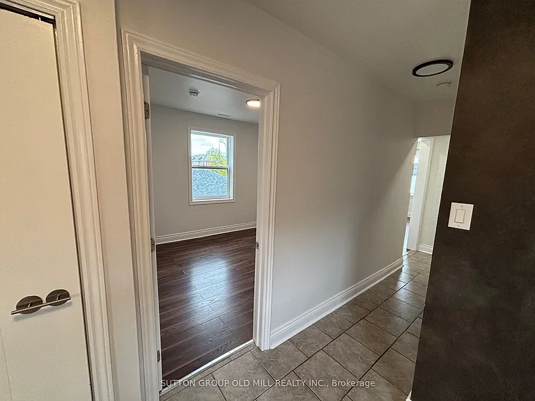 85A Evans Ave #UPPER — Photo 19