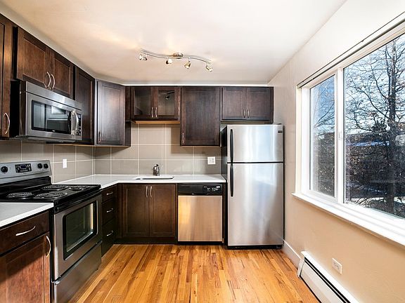 3rd image of 900 N Washington St APT 301