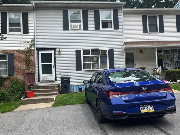 295 Oakwood Ave, State College, PA 16803
