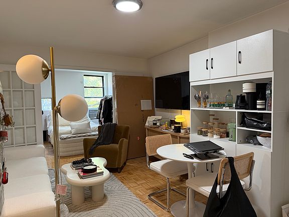 4th image of 6 Jones St APT 5D