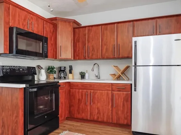 2740 Dewey St, Hollywood, FL 33020