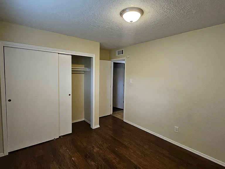 136 Erbbe St NE #1-4 — Photo 9