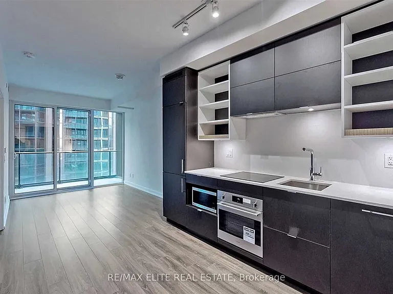20 Edward St #1307 — Photo 15