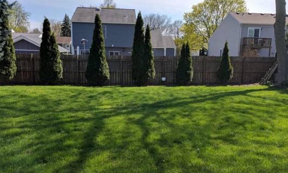 2nd image of 2255 S Crescent Ln