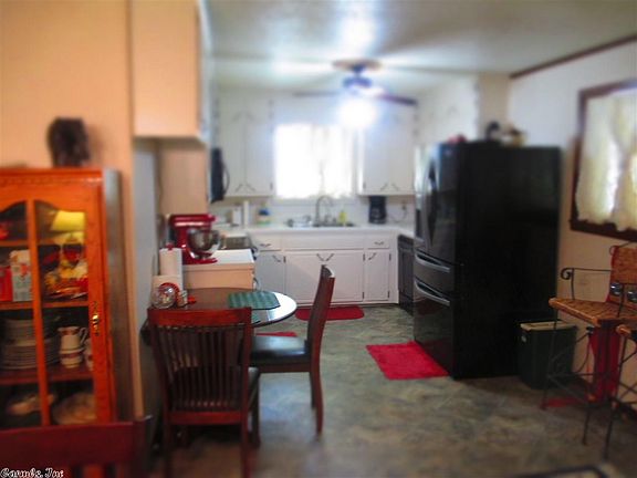4th image of 706 Ethel Dr