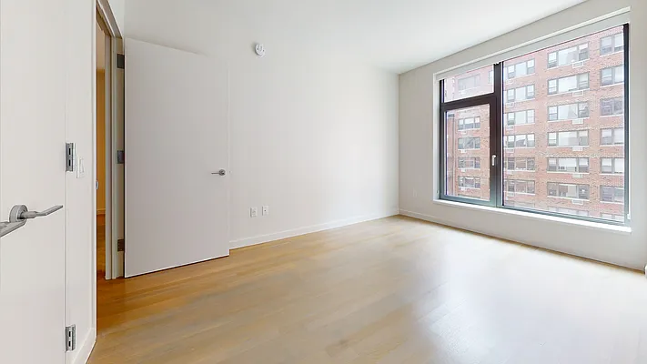 Rented by Bond New York | media 32