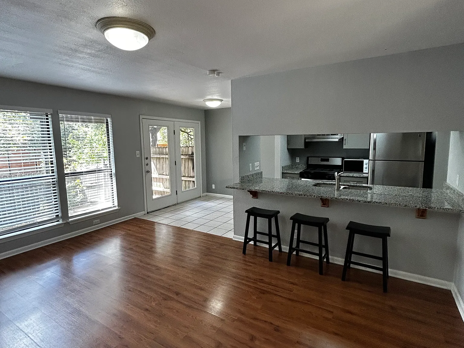 2 bed, 1.5 bath, 1100 sqft, $1,700 — Photo 4