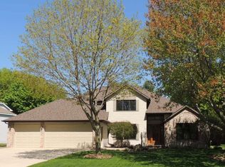 1617 Coronation Ct, Green Bay, WI 54313