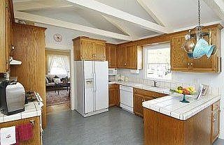 3rd image of 730 E 5th Ave