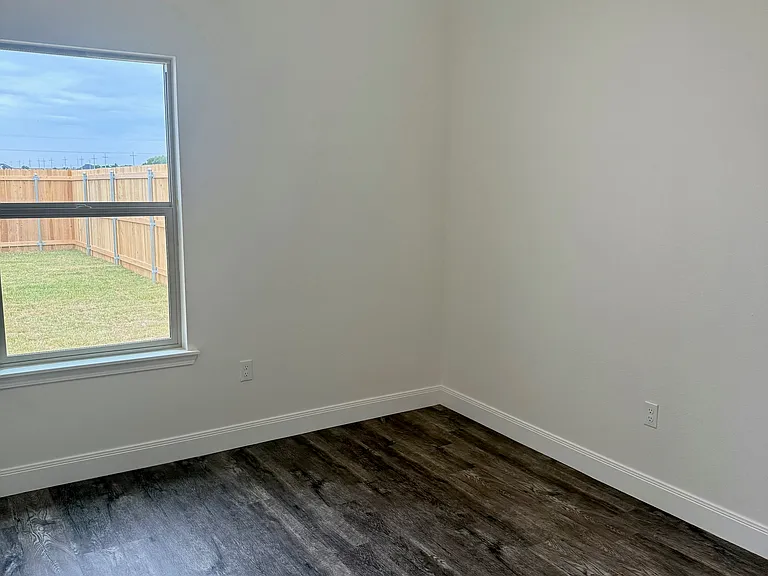 19101 Mid Country Blvd — Photo 5