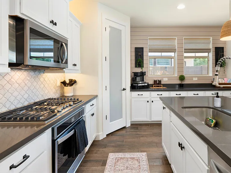 1950 E Lantana Dr — Photo 11