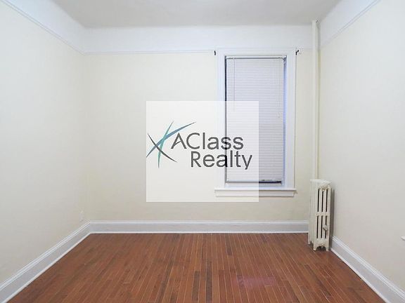 2nd image of 2151 41st St #2R