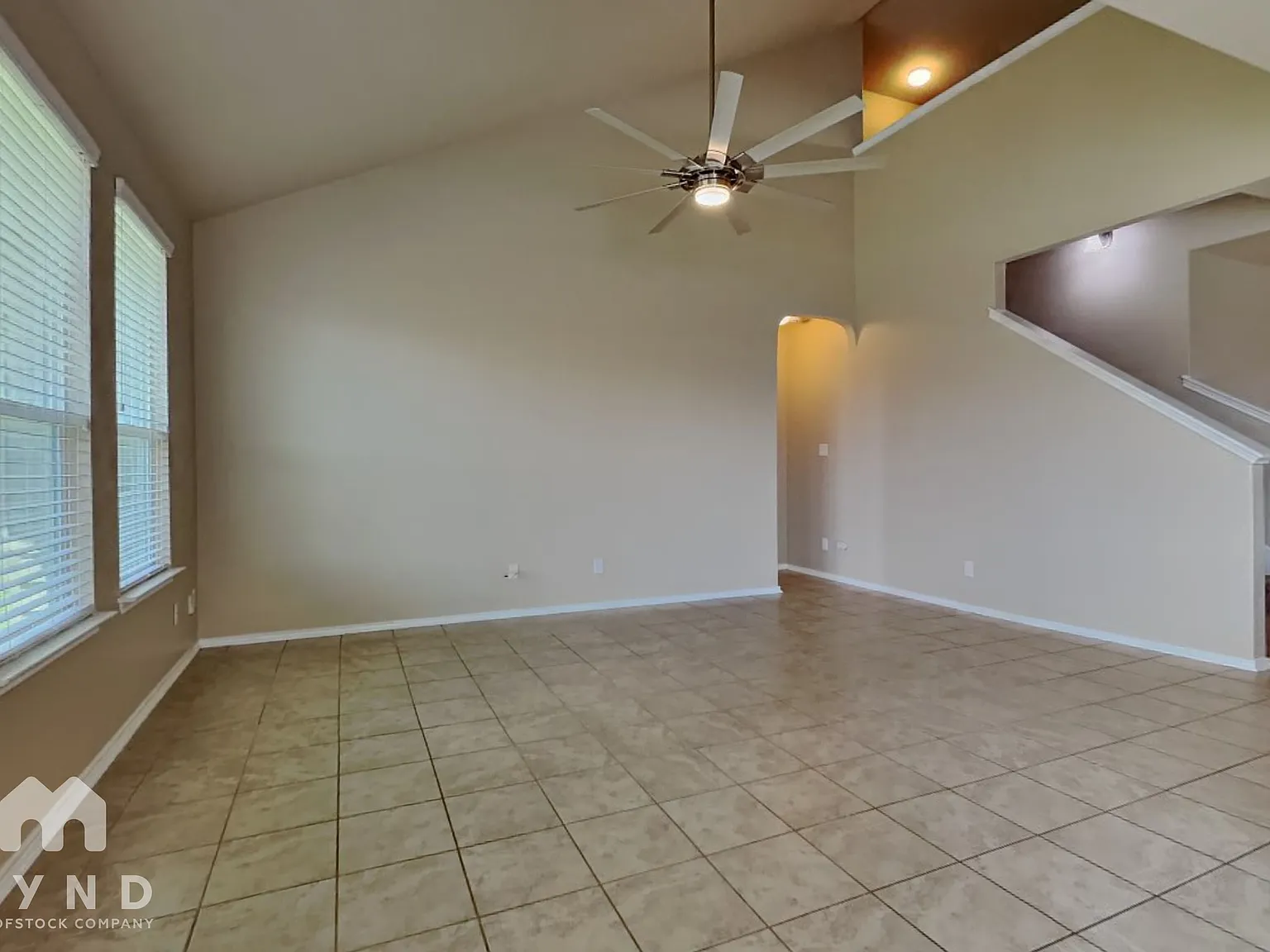 4 bed, 2.5 bath, 2360 sqft, $1,995 — Photo 2