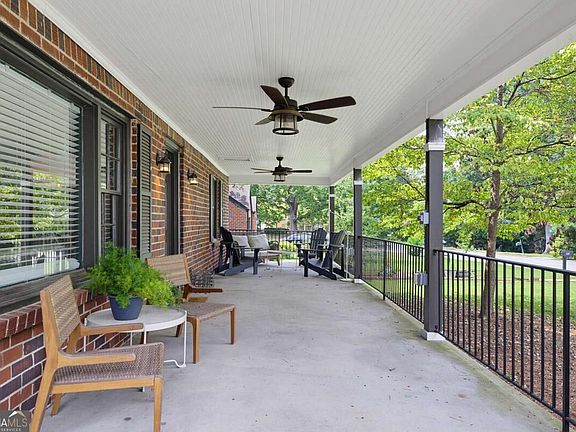 2nd image of 2397 Greylock Pl
