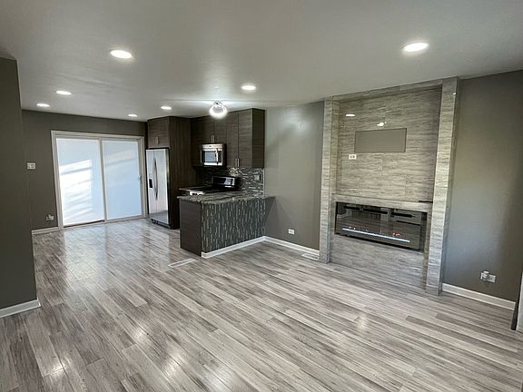 3rd image of 2842 223rd St