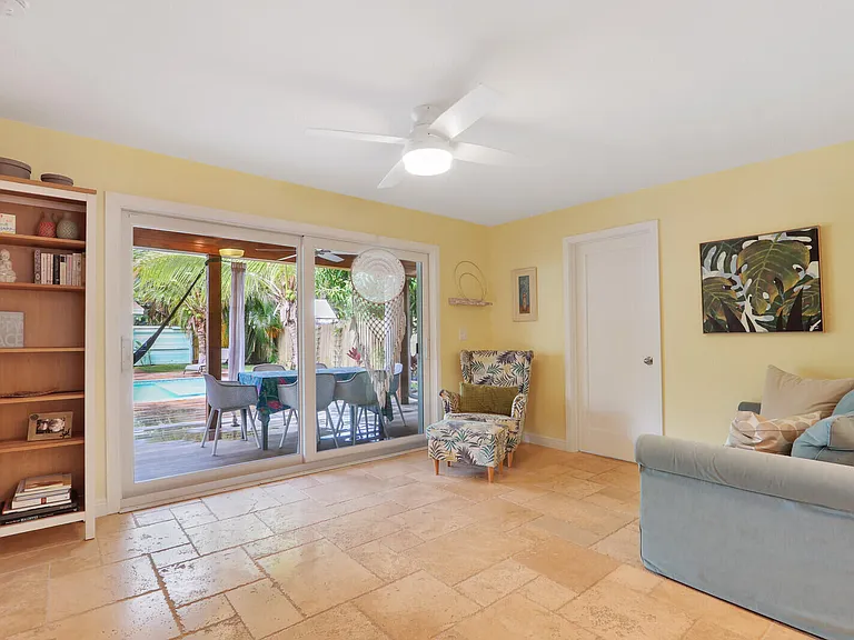 721 N Lakeside Dr — Photo 17