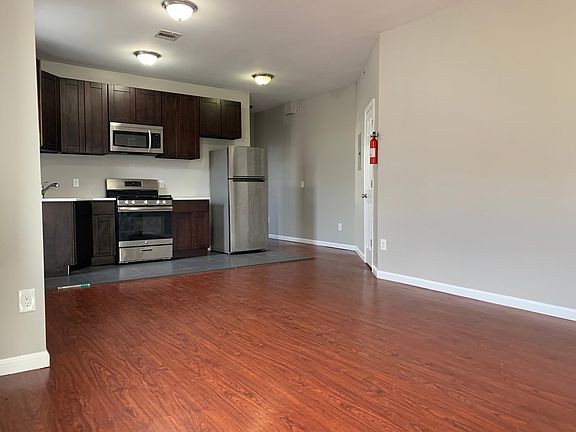 5th image of 31 Cambridge St #5