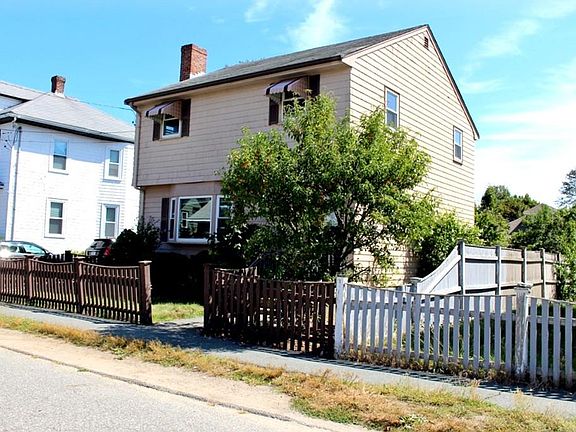 3rd image of 62 Campbell St #0