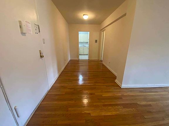 5th image of 71-40 112th St #27