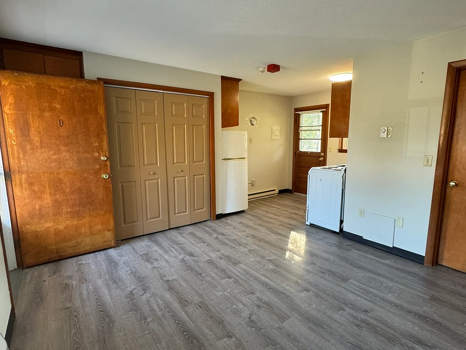 21 Dwight St — Photo 2