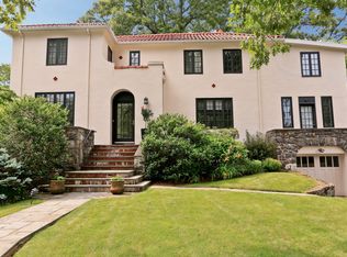 43 Stoneyside Dr, Larchmont, NY 10538