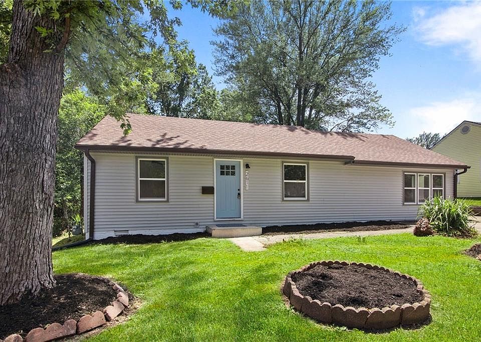 1st image of 2611 Yates Ave