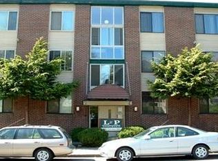 5027 15th Ave NE #1, Seattle, WA 98105