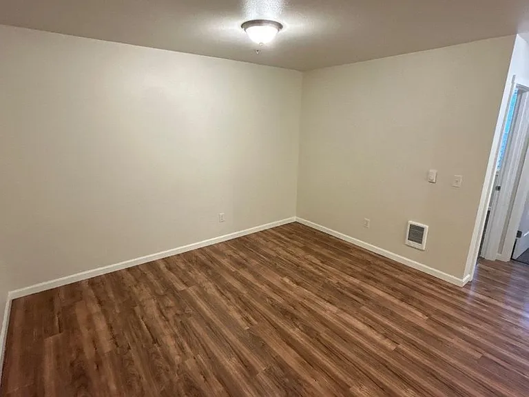 200 Railroad Ave #2 — Photo 3