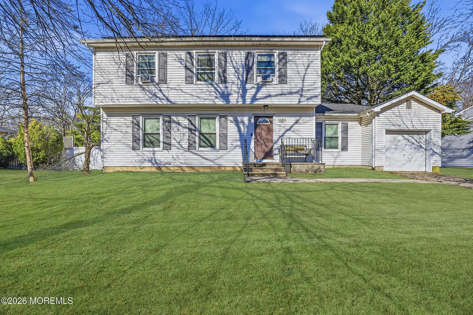 1152 Tiffany Lane photo 1