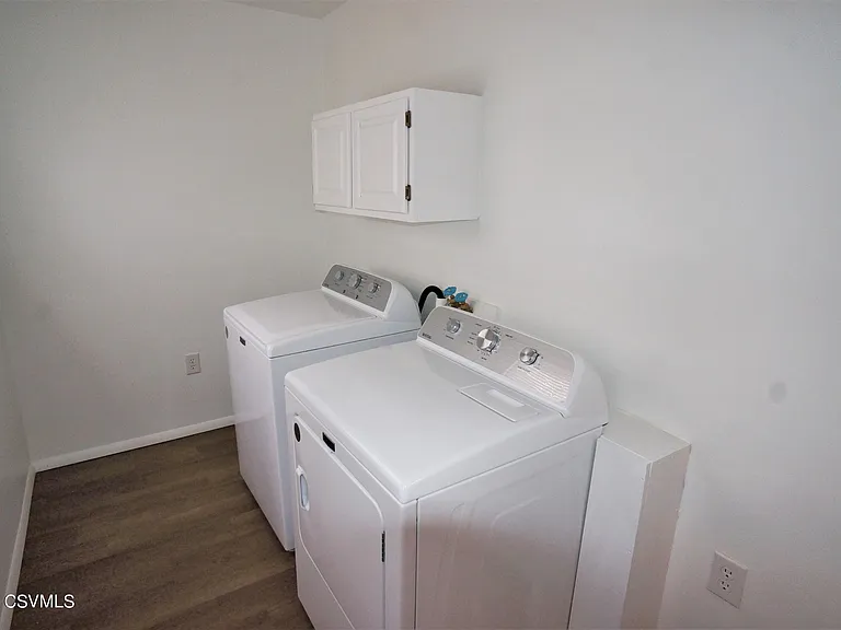 305 Walnut St — Photo 10