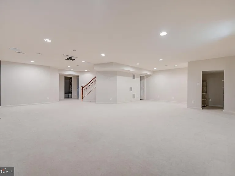 22839 Vickery Park Dr — Photo 33