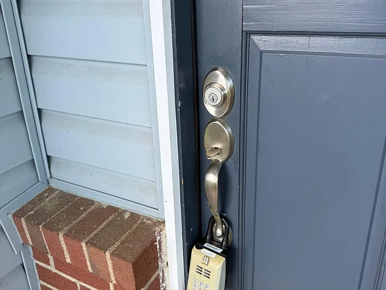 4003 Fountain Bridge Ct — Photo 2