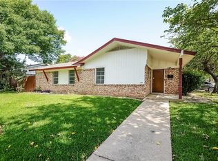 746 Briarwood Ln, Hurst, TX 76053