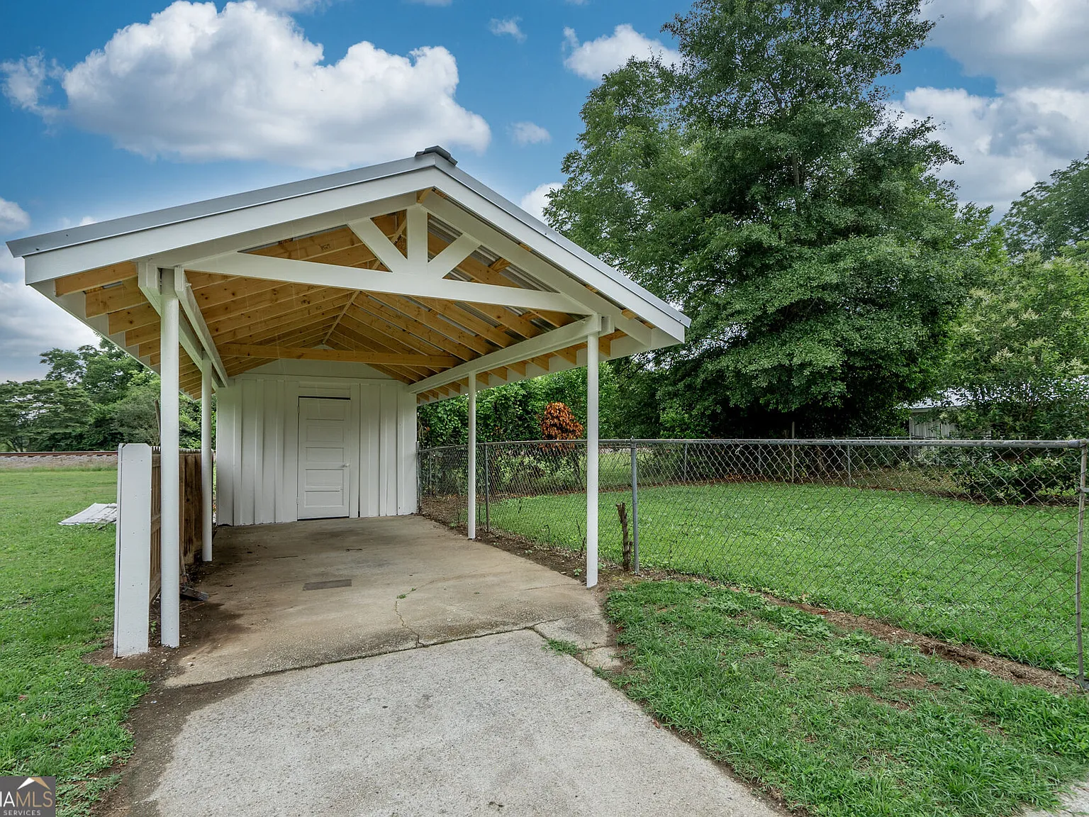 2 bed, 1.0 bath, 1062 sqft, $1,500 — Photo 3