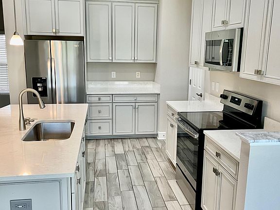 4th image of 30255 Southwell Ln