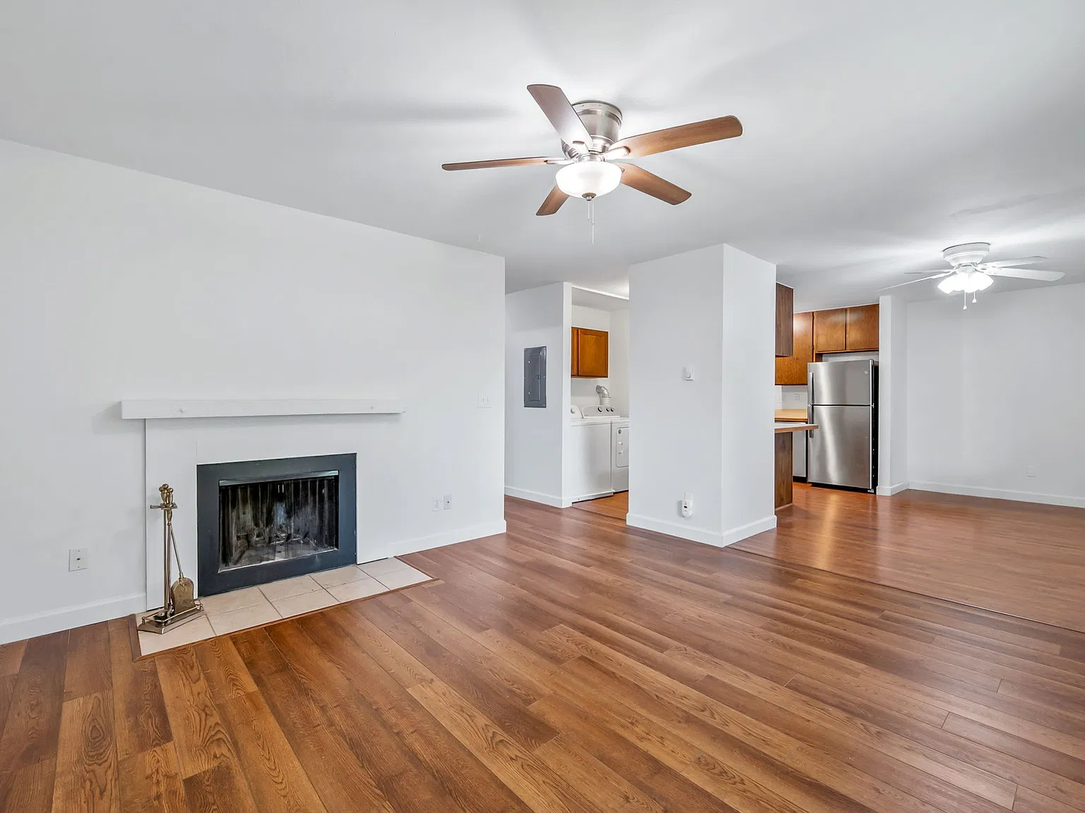 2 bed, 938 sqft, $1,650 — Photo 3