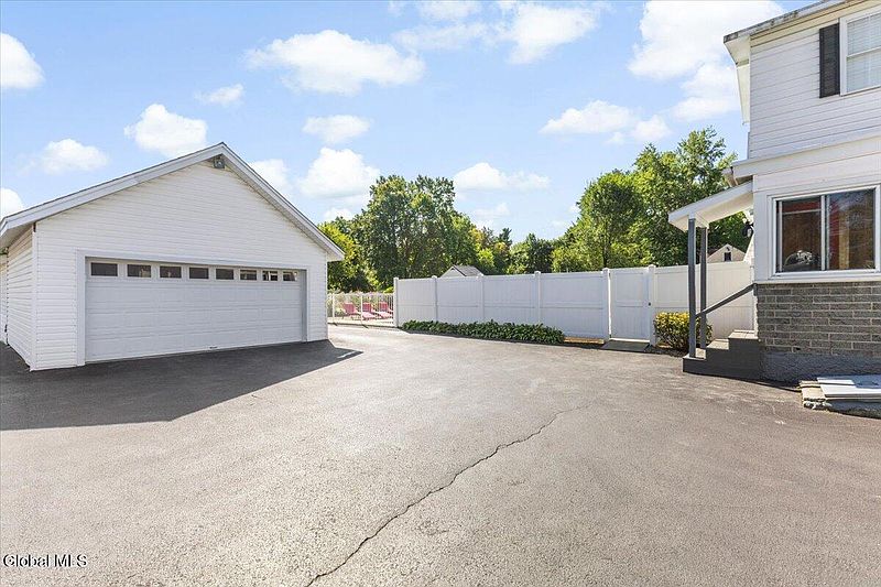 3rd image of 344 Ridge Road