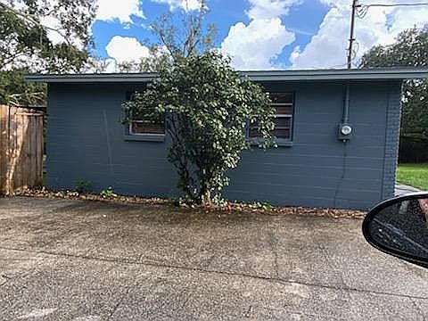 3rd image of 16727 Livingston Ave