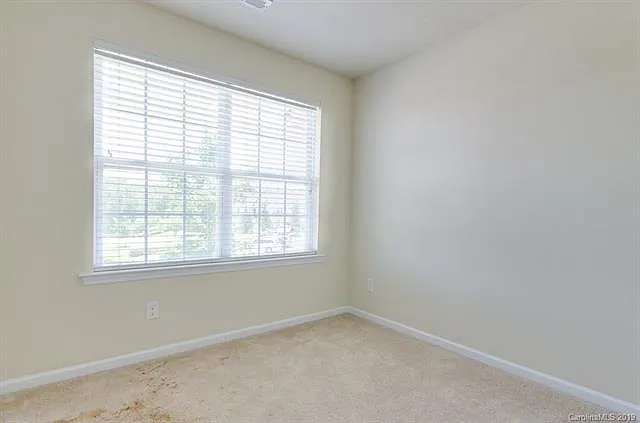 209 Spring Gardens Dr — Photo 8