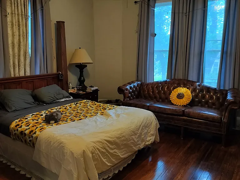 372 Arizona Ave NE #1 — Photo 2