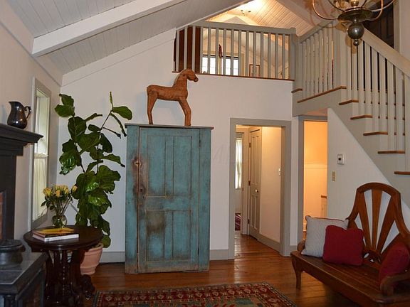2nd image of 219 Summit St