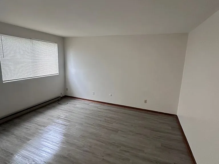 7468 Coachlight Ln — Photo 16